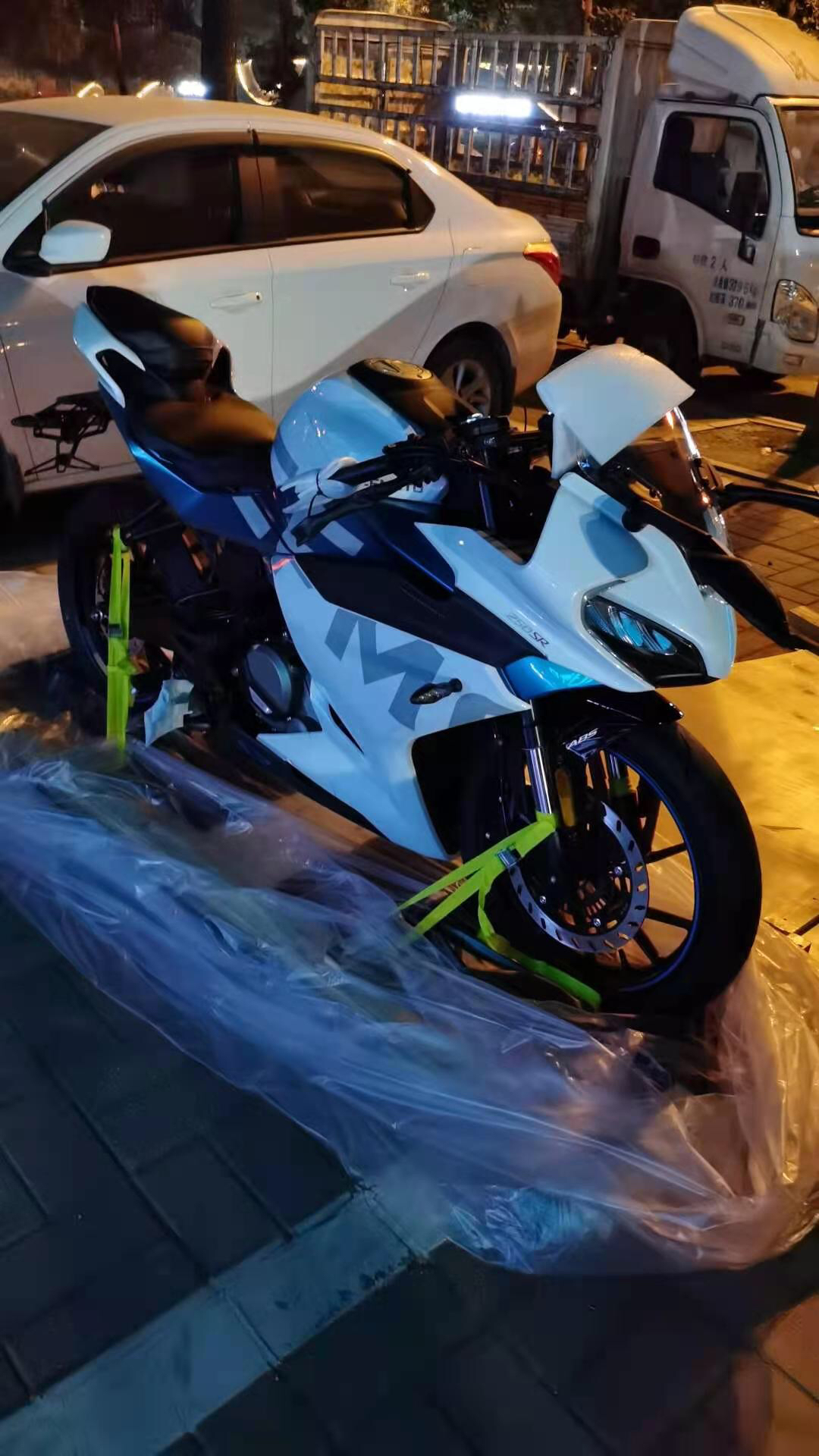 今年六月新车660公里春风250sr,高配abs版